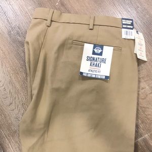 Dockers Signature Khaki 40x32 NWT